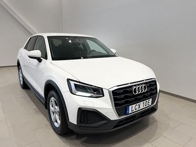 Ibisvit Begagnad 2022 Audi Q2 Proline SUV | 249 000 kr (Marknadspris) - Bild 1/3
