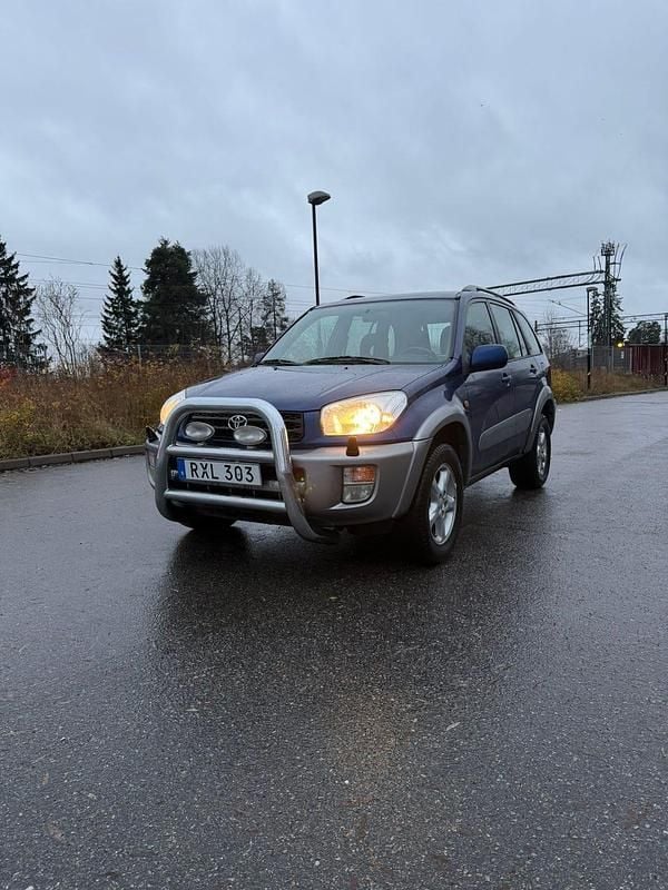 Begagnad 2000 Toyota RAV4 SUV | 34 995 kr (Marknadspris) - Bild 1/4