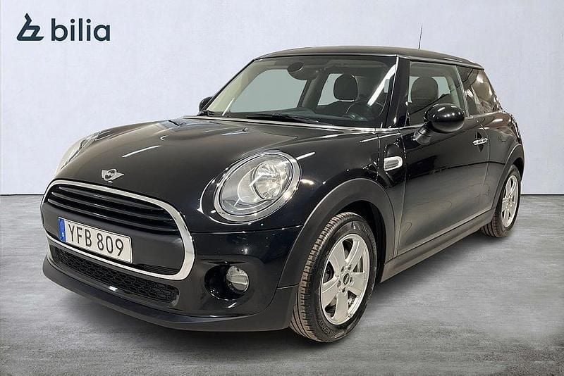 Begagnad Mini ONE Pepper 102 HK (75 kW) 2016 Midnight black metallic Halvkombi