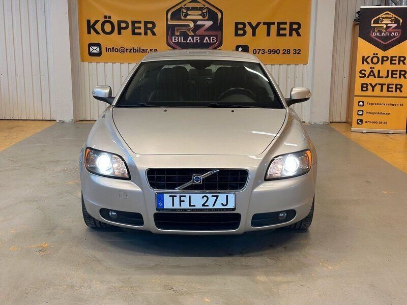 Silver Begagnad 2008 Volvo C70 Kinetic Cab | 89 900 kr (Marknadspris) - Bild 1/4