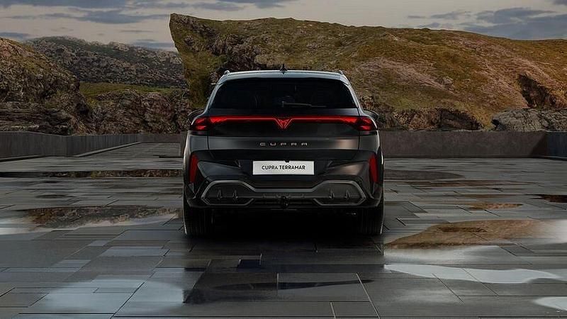 Svart (midnight black metallic) Ny 2025 Cupra Terramar SUV | 399 900 kr (Marknadspris) - Bild 1/4
