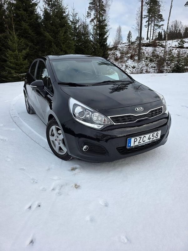 Begagnad Kia Rio 84 HK (61 kW) 2014