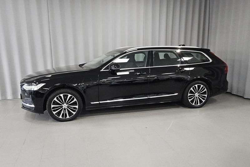 Begagnad Volvo V90 2023 Svart Kombi