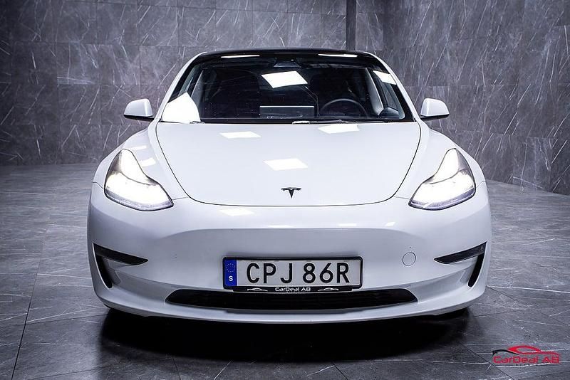 Begagnad Tesla Model 3 Performance 377 kW (513 HK) 2022 Vit Sedan