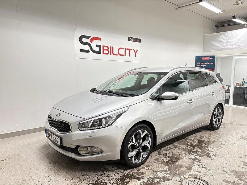 Grå Begagnad 2014 Kia Ceed Sportswagon Comfort Kombi | 79 900 kr (Marknadspris) - Bild 1/4