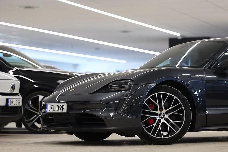 Begagnad Porsche Taycan 4S Performance Package 419 kW (571 HK) 2020 Grå Sedan