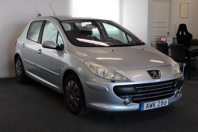 Ljusgrå Begagnad 2006 Peugeot 307 Halvkombi | 11 900 kr (Bra pris) - Bild 1/4