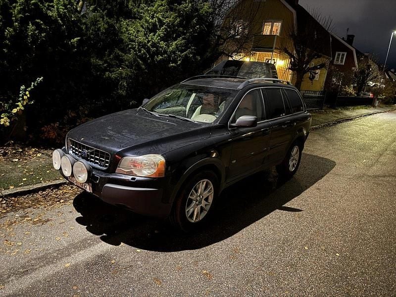 Svart Begagnad 2005 Volvo XC90 SUV | 77 500 kr (Marknadspris) - Bild 1/4