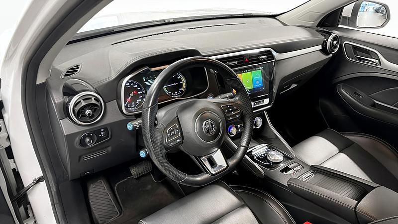 Begagnad MG ZS Luxury 105 kW (143 HK) 2020 Vit SUV