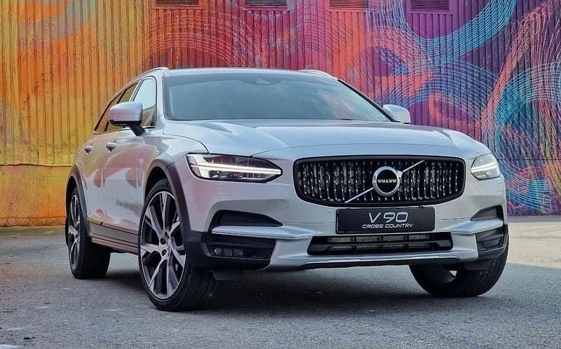 Silver Begagnad 2019 Volvo V90 CC Kombi | 269 000 kr (Marknadspris) - Bild 1/4
