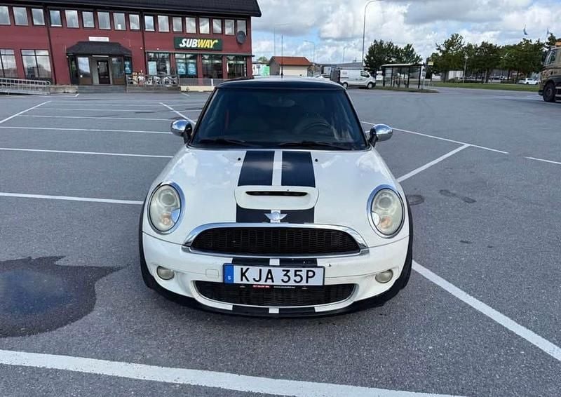 Begagnad 2009 Mini Cooper S Halvkombi | 69 000 kr (Bra pris) - Bild 1/4