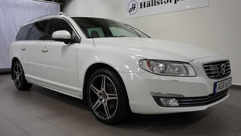 Vit Begagnad 2016 Volvo V70 Summum Kombi | 119 900 kr (Bra pris) - Bild 1/4
