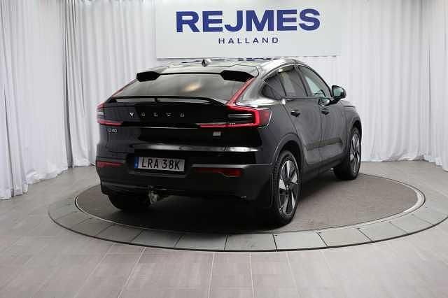 Begagnad Volvo EC40 Plus 188 kW (256 HK) 2023 Svart SUV