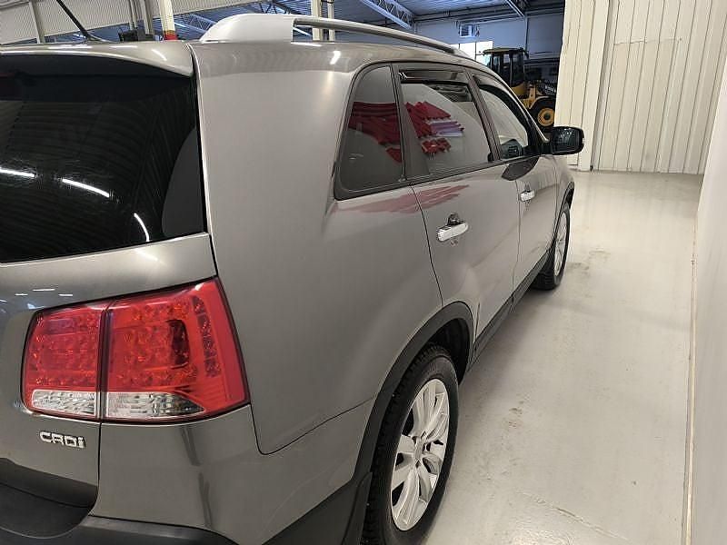 Begagnad Kia Sorento EX 197 HK (144 kW) 2010 Grå SUV