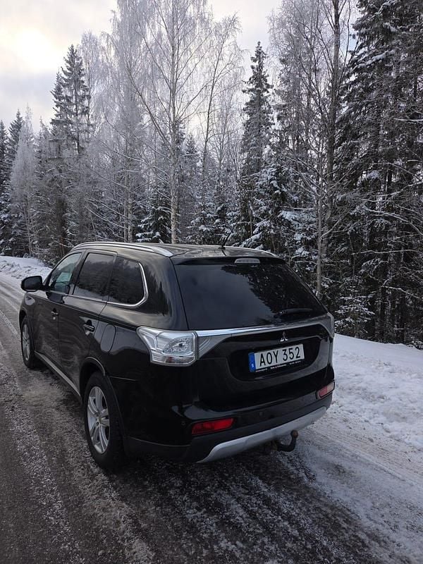 Begagnad Mitsubishi Outlander 150 HK (110 kW) 2015 SUV