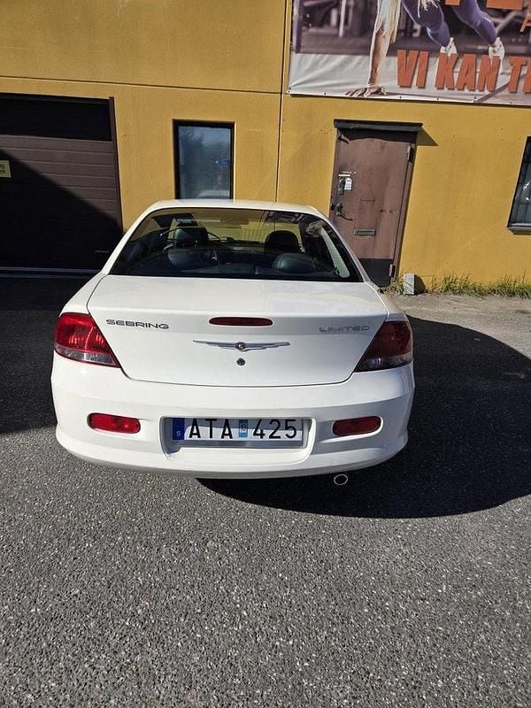 Vit Begagnad 2006 Chrysler Sebring Sedan | 49 000 kr (Lite dyr) - Bild 1/4
