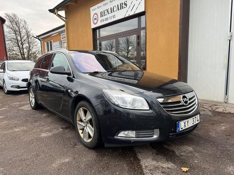 Svart Begagnad 2011 Opel Insignia Kombi | 59 900 kr (Marknadspris) - Bild 1/4