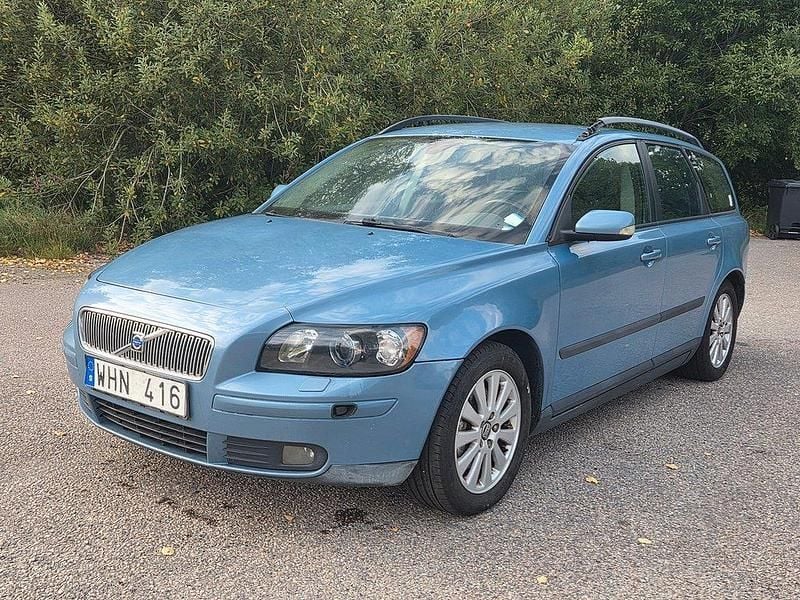 Blå Begagnad 2004 Volvo V50 Kinetic Kombi | 24 900 kr (Marknadspris) - Bild 1/4