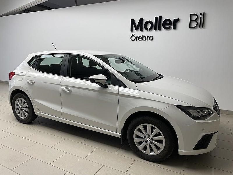 Candy white Begagnad 2023 Seat Ibiza Halvkombi | 169 000 kr (Marknadspris) - Bild 1/4