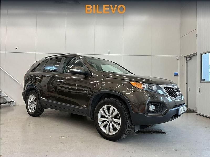 Brun Begagnad 2010 Kia Sorento SUV | 88 900 kr (Marknadspris) - Bild 1/4