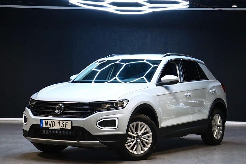 Ljusgrå (grå) Begagnad 2020 VW T-Roc SUV | 179 900 kr (Bra pris) - Bild 1/4