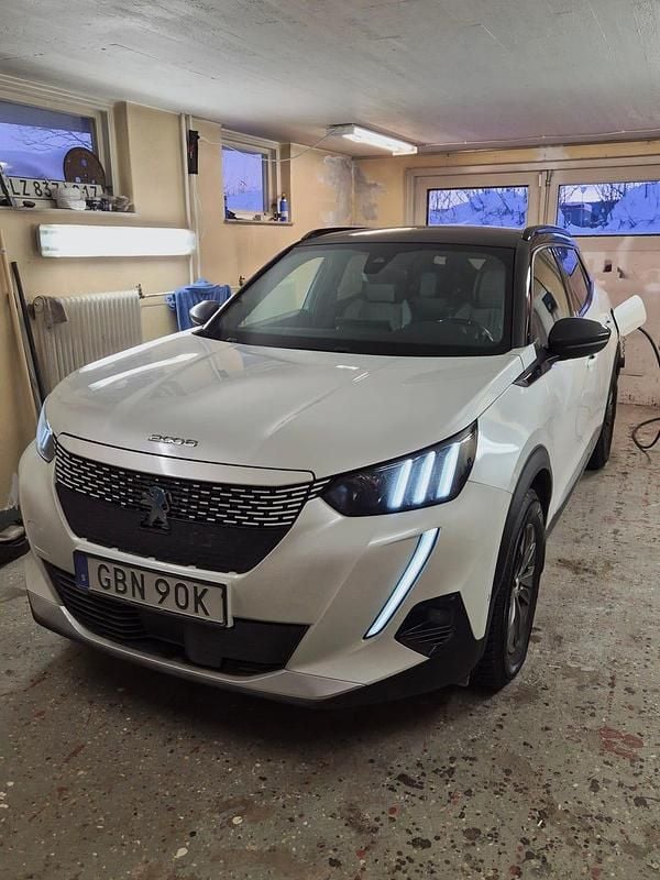 Begagnad Peugeot e-2008 GT 100 kW (136 HK) 2021 SUV