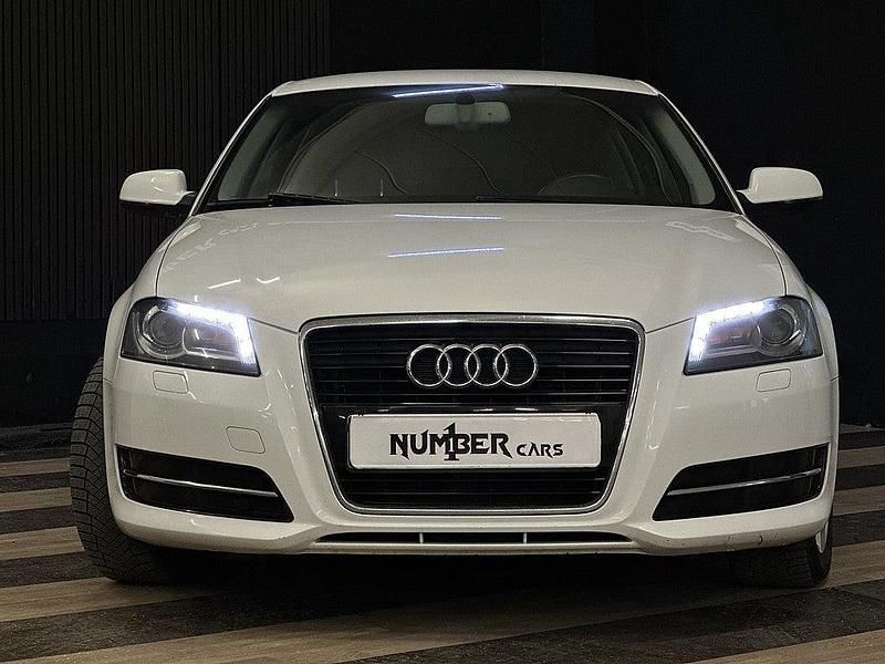 Begagnad Audi A3 Sportback Attraction 140 HK (102 kW) 2012 Vit Halvkombi