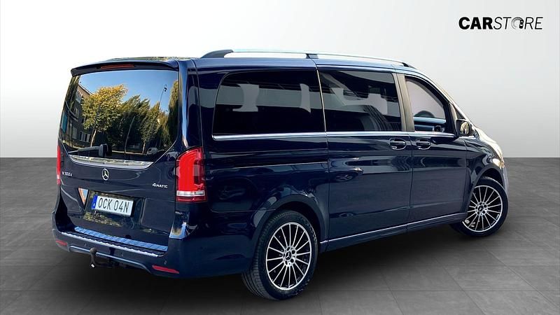 Begagnad Mercedes V300 AMG 239 HK (175 kW) 2019 Blå Minibuss