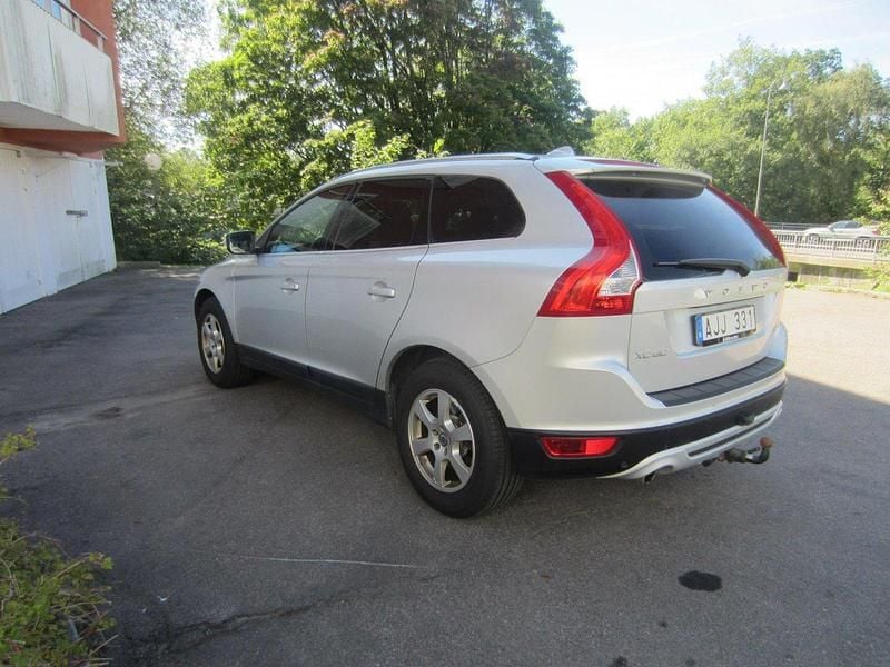 Grå Begagnad 2010 Volvo XC60 Summum SUV | 85 500 kr (Marknadspris) - Bild 1/4
