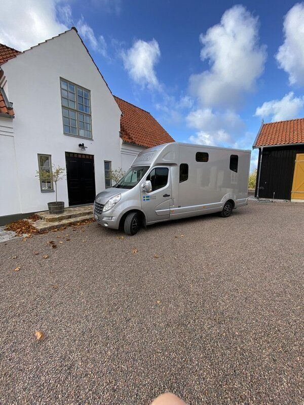Silver Begagnad 2014 Renault Master Van | 449 000 kr - Bild 1/4