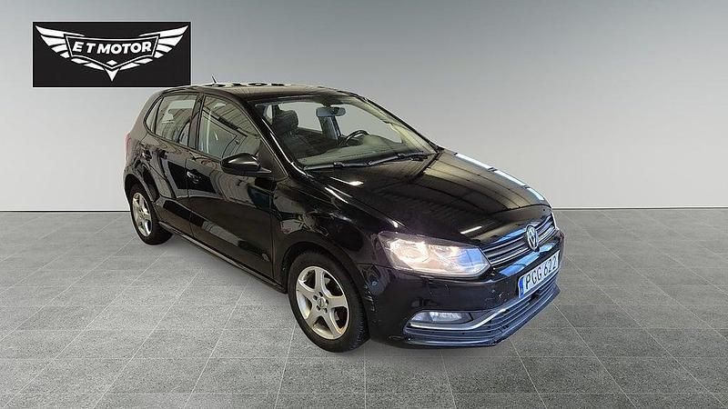 Svart Begagnad 2017 VW Polo Halvkombi | 59 900 kr (Marknadspris) - Bild 1/4