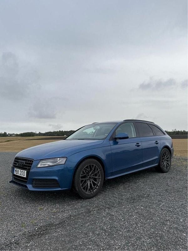 Blå Begagnad 2012 Audi A4 Kombi | 49 900 kr (Bra pris) - Bild 1/4