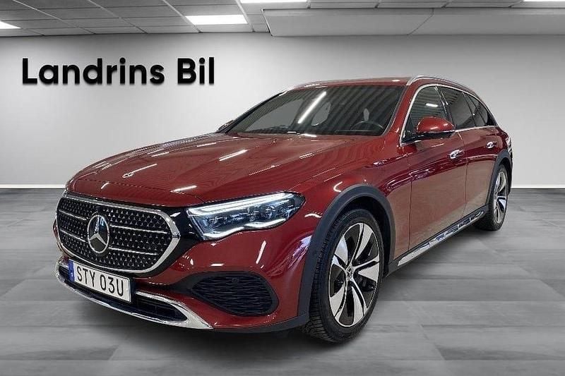 Röd Begagnad 2025 Mercedes E300 Premium | 695 000 kr (Marknadspris) - Bild 1/4