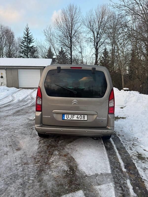 Begagnad Citroën Berlingo 99 HK (72 kW) 2015 Minibuss