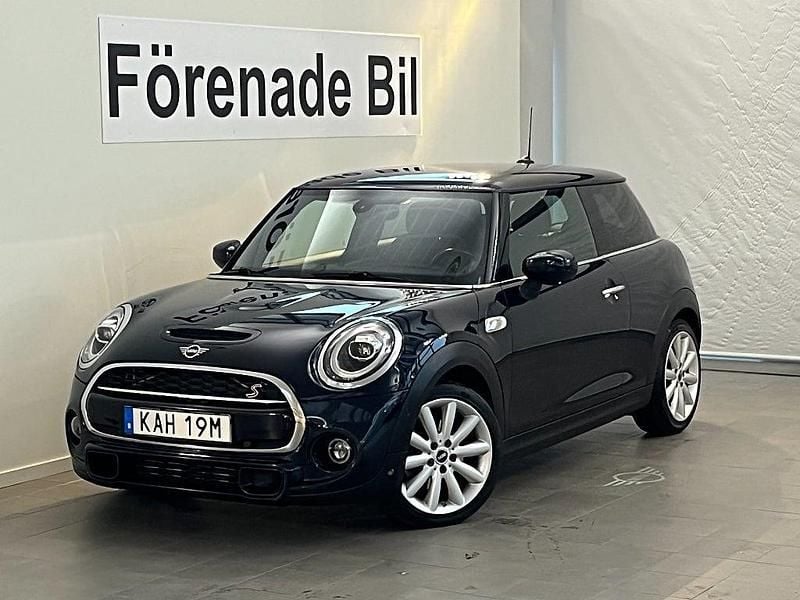 Svart Begagnad 2020 Mini Cooper S Halvkombi | 239 000 kr (Marknadspris) - Bild 1/4