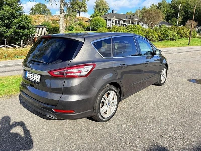 Begagnad Ford S-MAX Business Edition 180 HK (132 kW) 2015 Grå Minibuss