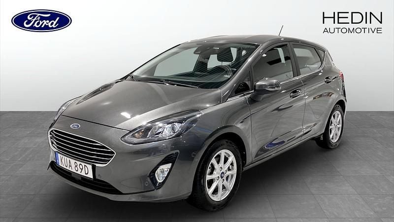 Grå Begagnad 2021 Ford Fiesta Titanium Halvkombi | 134 000 kr (Bra pris) - Bild 1/4