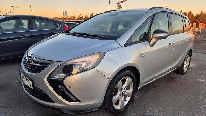 Begagnad Opel Zafira Tourer Enjoy 140 HK (102 kW) 2014 Grå Minibuss