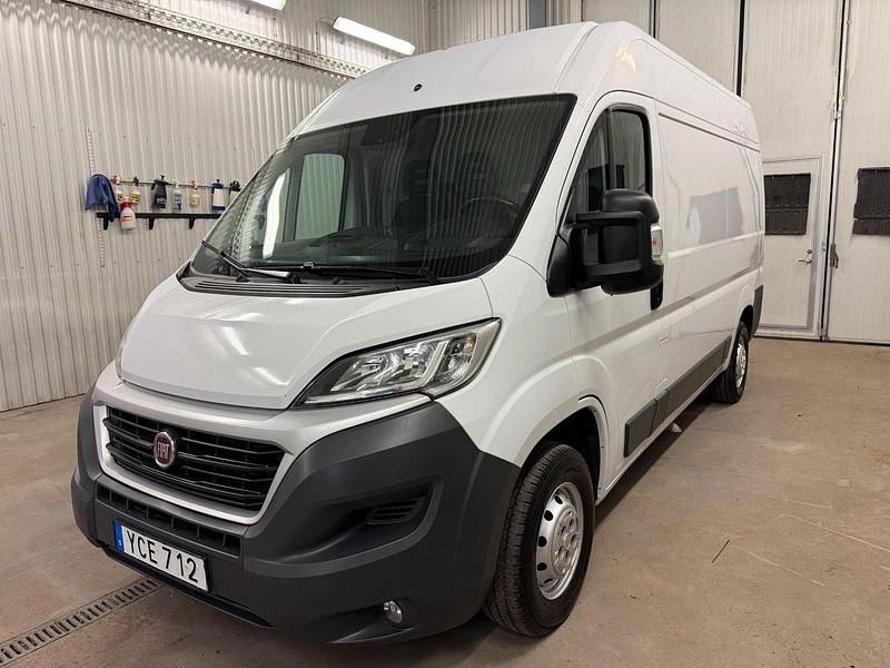 Vit Begagnad 2016 Fiat Ducato Van | 125 000 kr (Superpris) - Bild 1/4