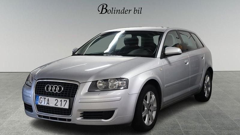 Silver Begagnad 2008 Audi A3 Sportback Attraction Halvkombi | 78 900 kr (Marknadspris) - Bild 1/4