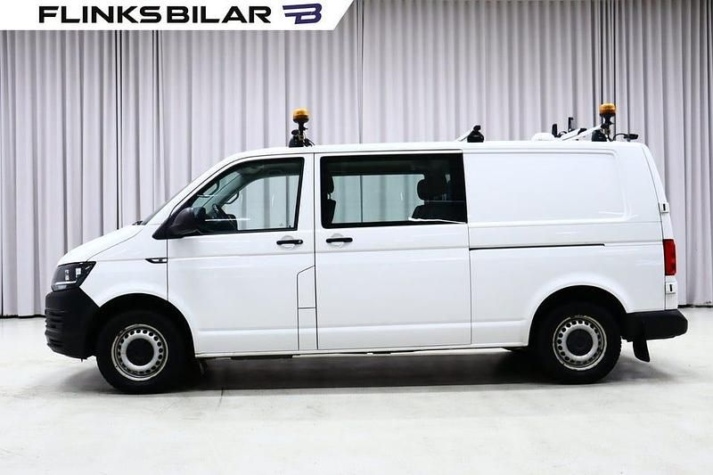 Vit Begagnad 2017 VW T6 Van | 199 700 kr (Dyr) - Bild 1/4