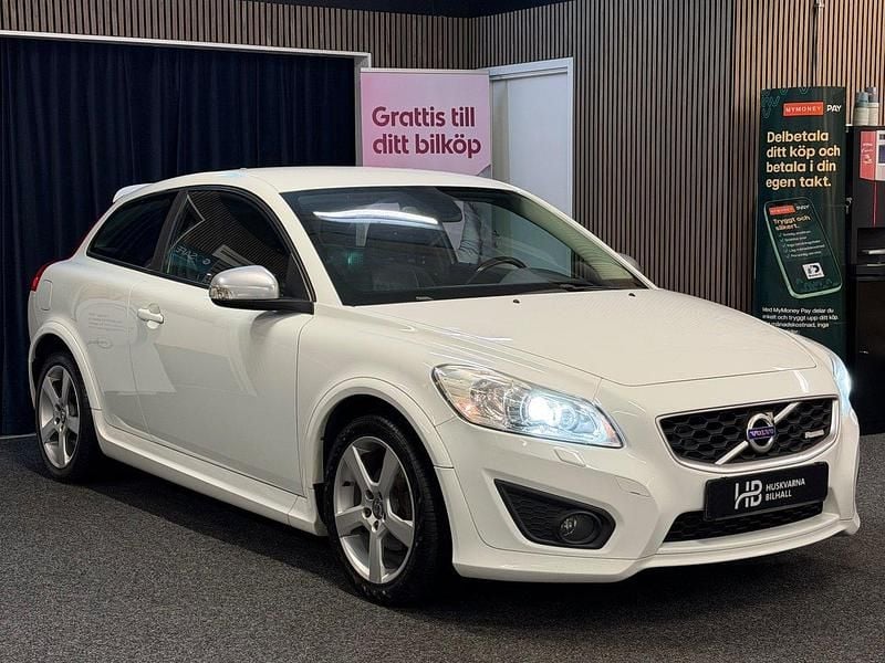 Vit Begagnad 2009 Volvo C30 R-Design Momentum Halvkombi | 59 900 kr (Lite dyr) - Bild 1/4