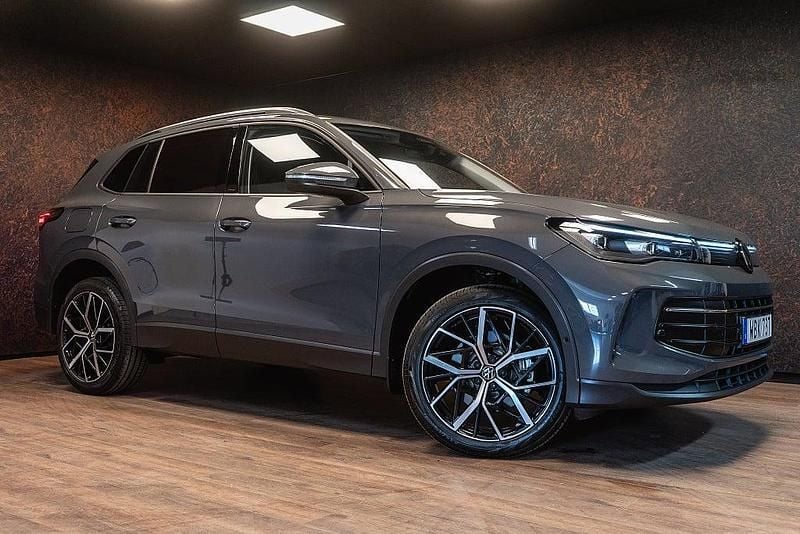 Begagnad VW Tiguan Life 204 HK (150 kW) 2024 Grå SUV