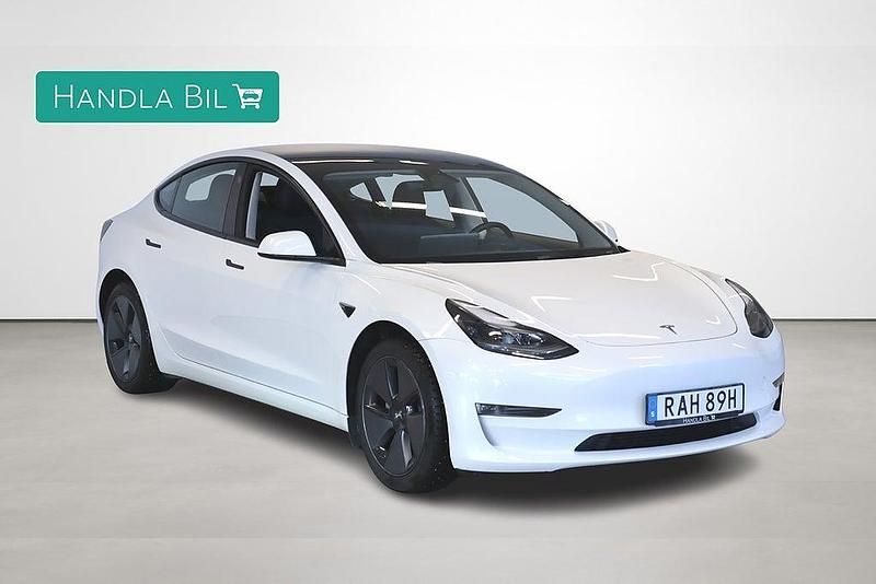 Begagnad Tesla Model 3 Long Range AWD 366 kW (498 HK) 2023 Vit Sedan