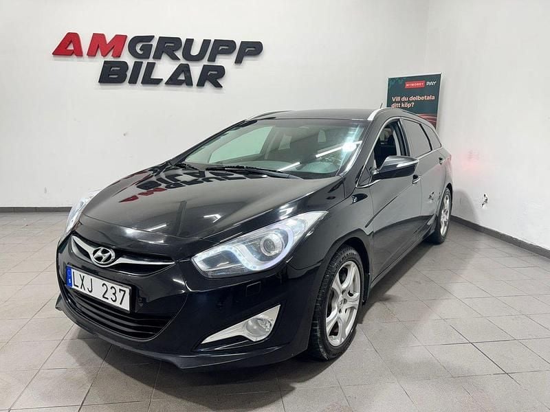 Svart Begagnad 2011 Hyundai i40 Kombi | 59 900 kr (Marknadspris) - Bild 1/4