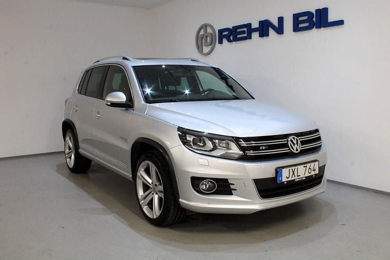 Silver Begagnad 2015 VW Tiguan R-line SUV | 174 900 kr (Bra pris) - Bild 1/4