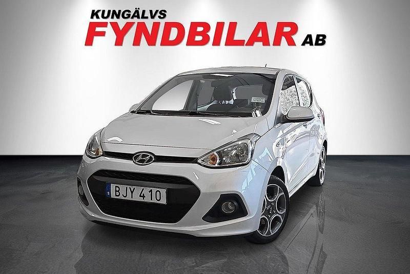 Silver Begagnad 2014 Hyundai i10 Comfort Halvkombi | 89 900 kr (Lite dyr) - Bild 1/4