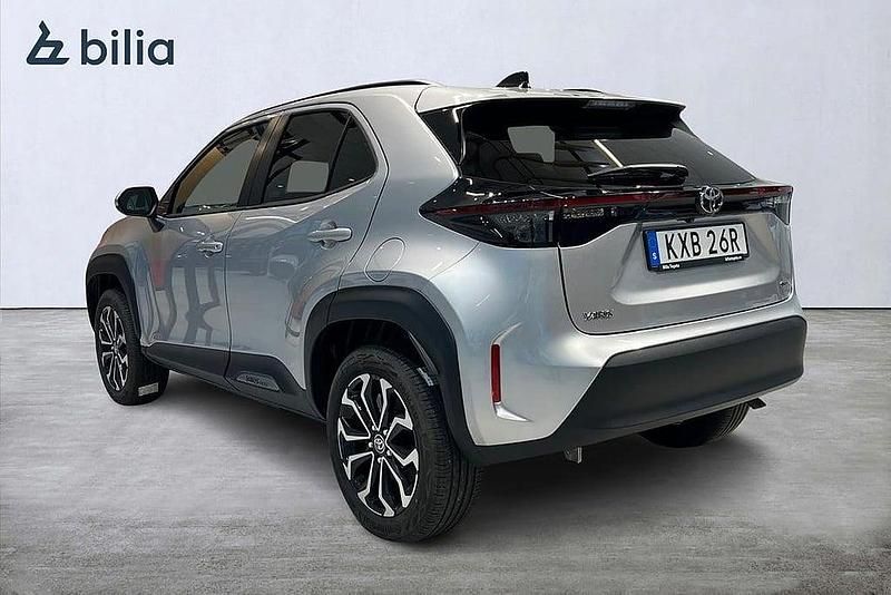 Begagnad Toyota Yaris Cross Active 92 HK (67 kW) 2025 Silver SUV