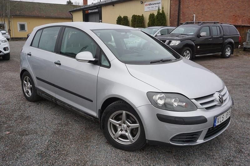 Silver Begagnad 2005 VW Golf Plus Cross Minibuss | 44 900 kr (Marknadspris) - Bild 1/4