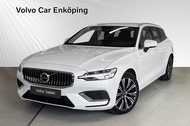 Vit Begagnad 2022 Volvo V60 Core Kombi | 379 900 kr (Marknadspris) - Bild 1/3